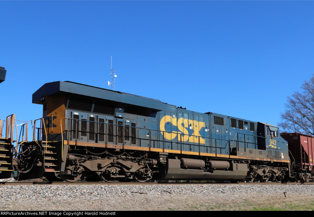 CSX 942